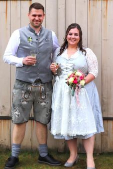 Klassisches Brautdirndl 2023